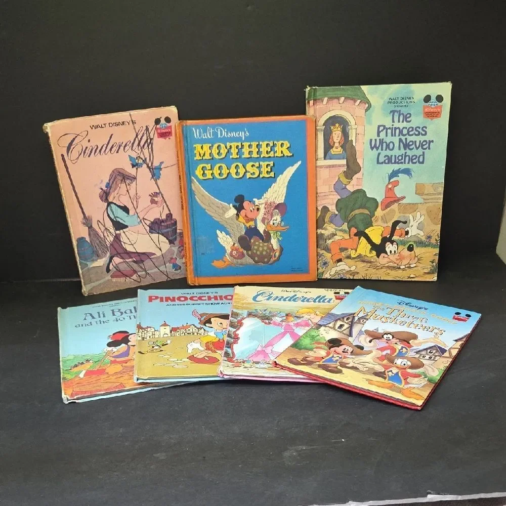 7 Walt Disney Hard Cover‎ Books